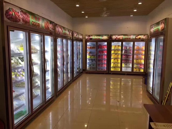 超市饮料展示柜实拍