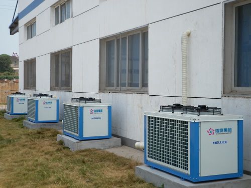 图为上海美乐柯谷轮箱式风冷机组