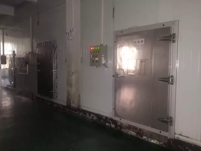 图为广州萨莉亚餐饮食材低温冷库分间实拍