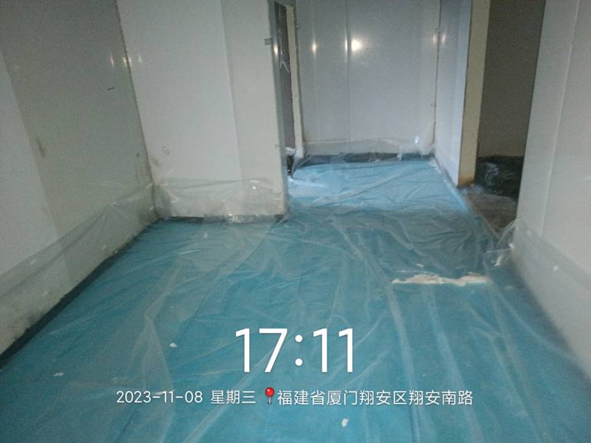 图为地面铺设200mm挤塑板